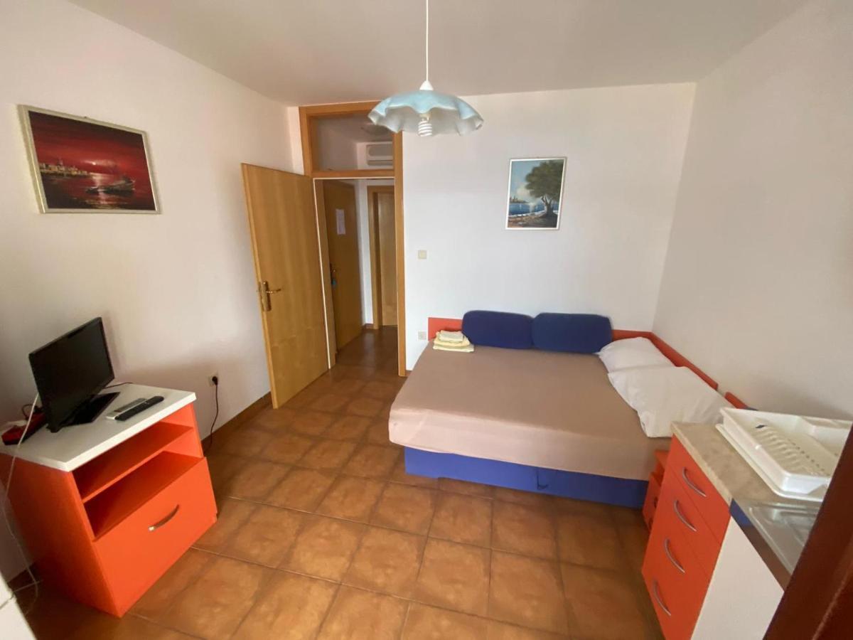 Apartments Viktor Rogoznica  Esterno foto