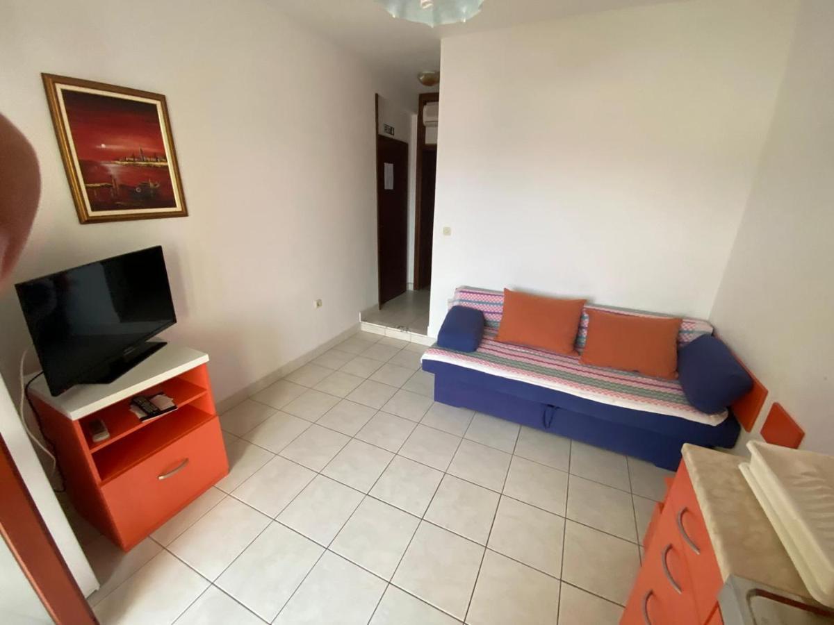 Apartments Viktor Rogoznica  Esterno foto