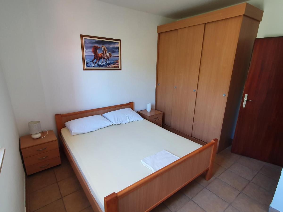 Apartments Viktor Rogoznica  Esterno foto