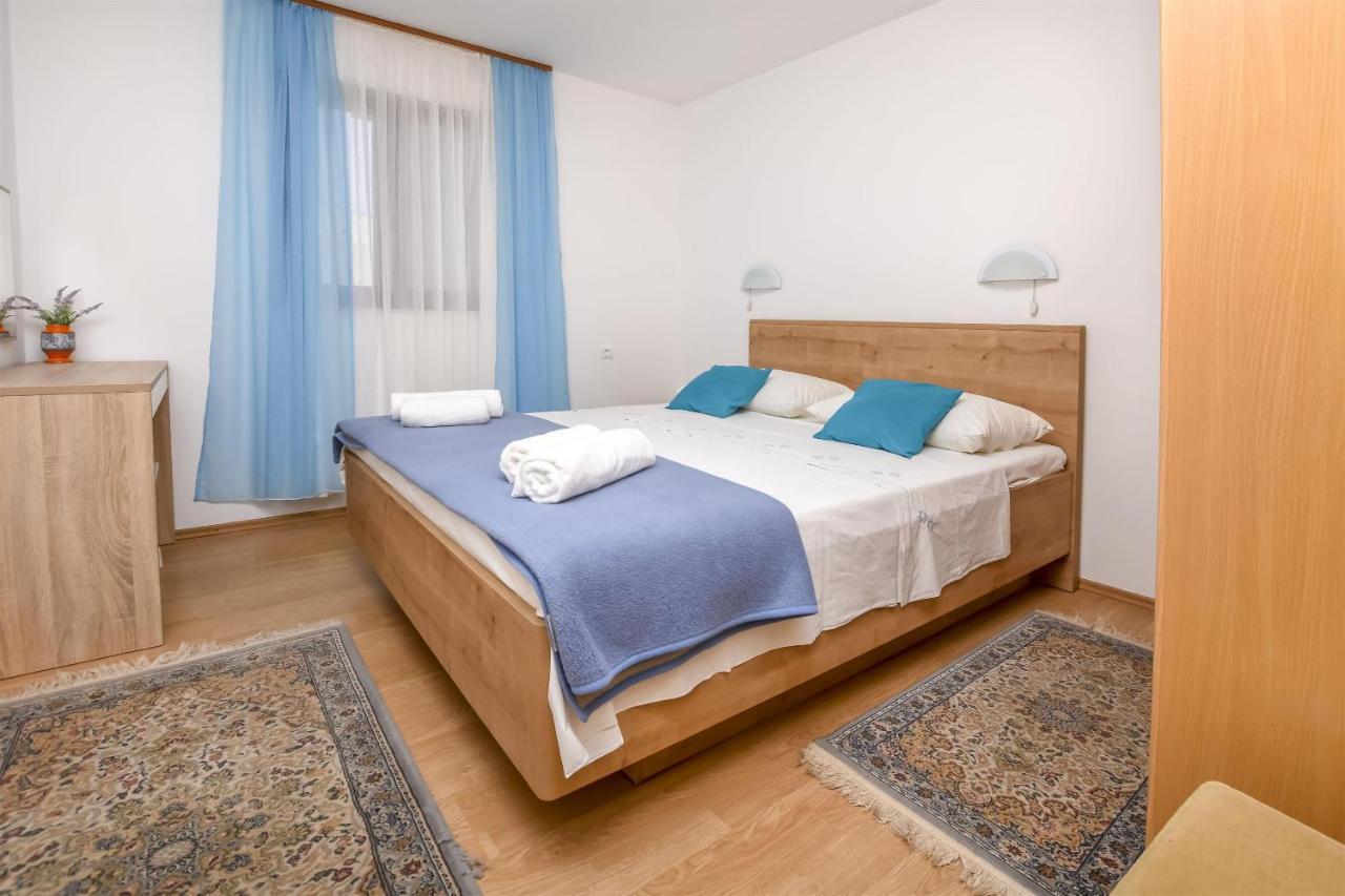 Apartments Viktor Rogoznica  Esterno foto